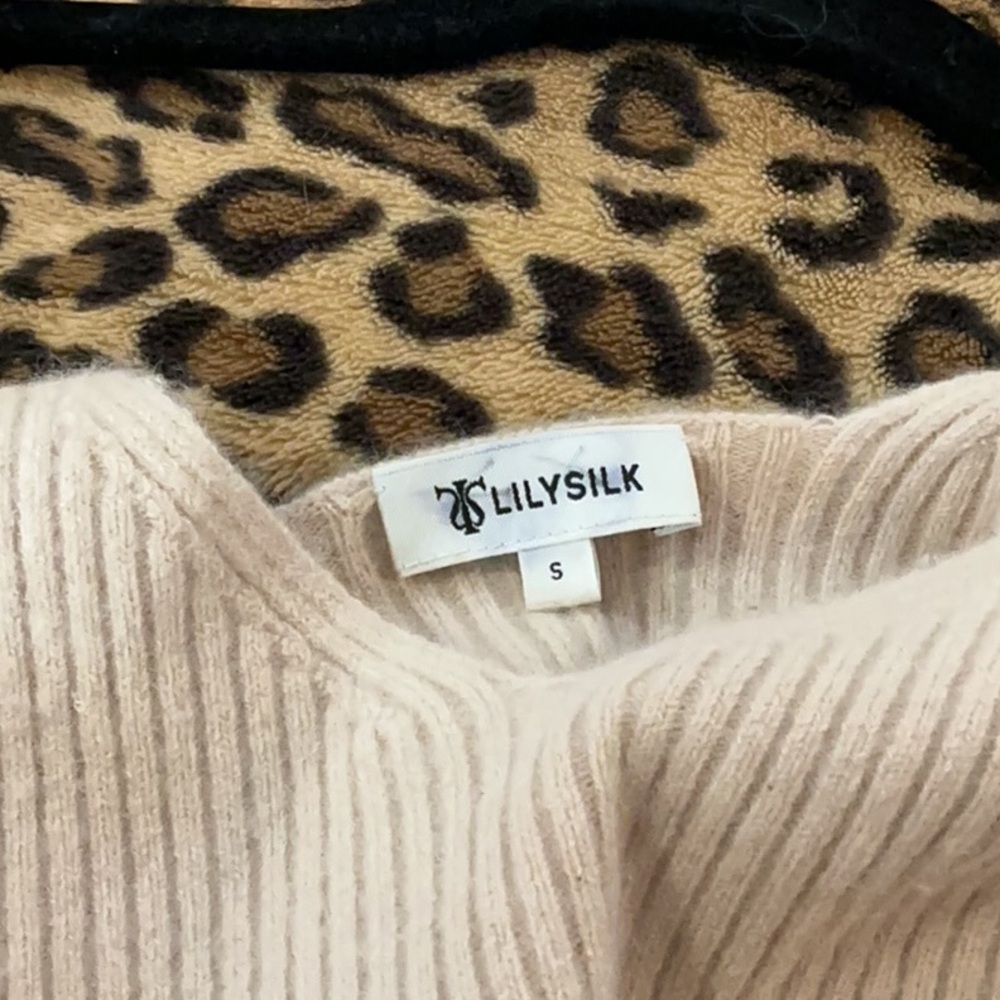 Lily Silk Oatmeal Cashmere Crop Top - Picture 7 of 9